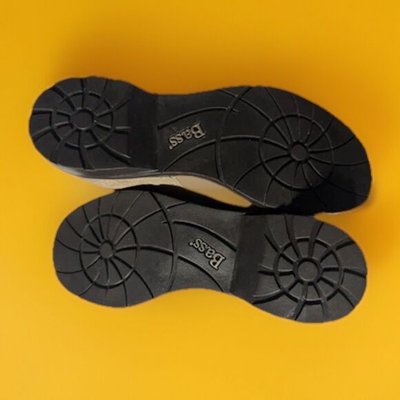 Bass “Sassy” Beige Suede & Leather Women’s Shoes Size 7.5 Work Wear Minimalist - Picture 6 of 7